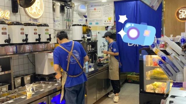 加盟奶茶店到底赚不赚钱（女生开奶茶店赚钱吗）-奇才轻创